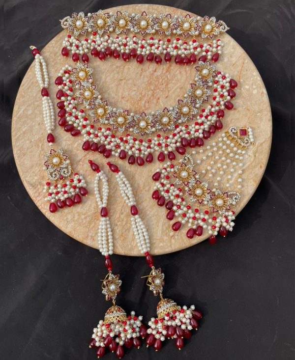 Choker Necklace with Earrings